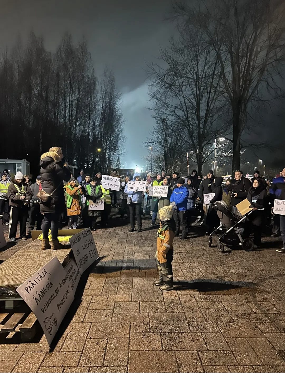 Kuva: Puhe Veikkolan mielenilmauksessa 4.12.2025